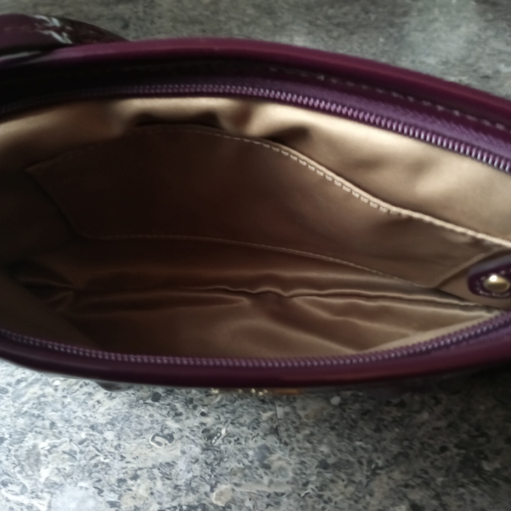 Coach patient plum wristlet - Picture 6 of 8